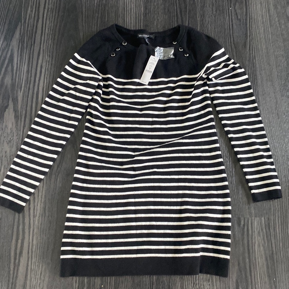 🍍WHITE HOUSE BLACK MARKET🍍A-1